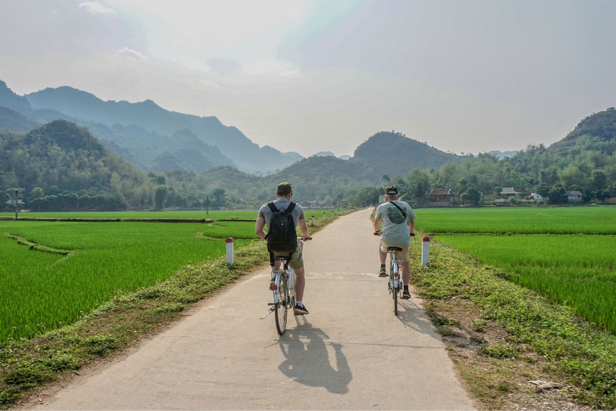 Northern Vietnam Cycle Tour Hanoi, Mai Chau, Tam Coc 3 Days
